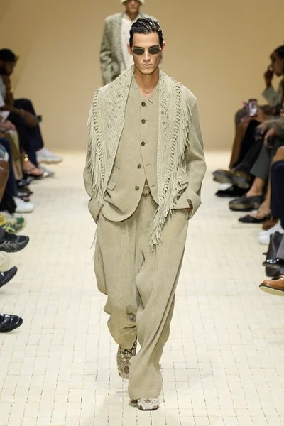 Look 40